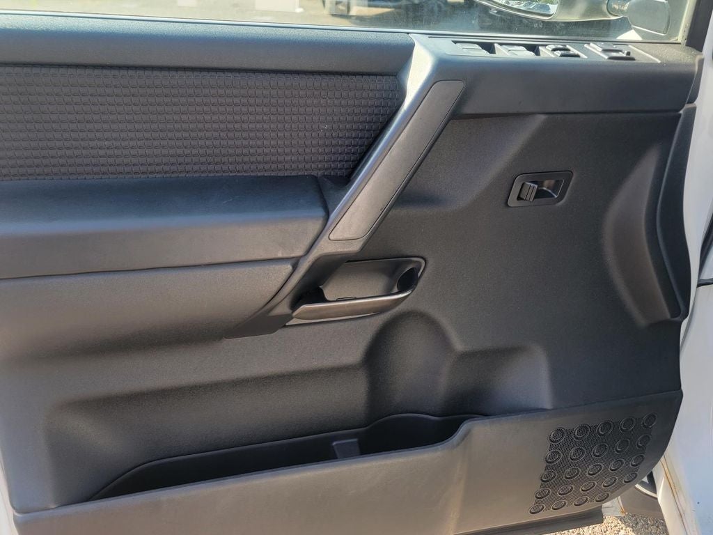 2014 Nissan Titan Base