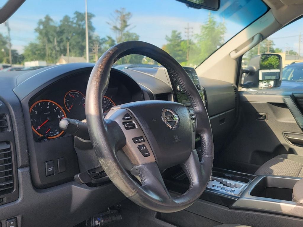 2014 Nissan Titan Base