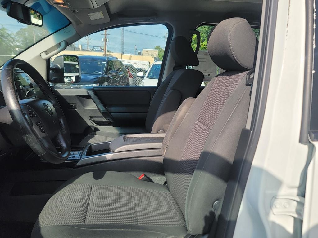 2014 Nissan Titan Base
