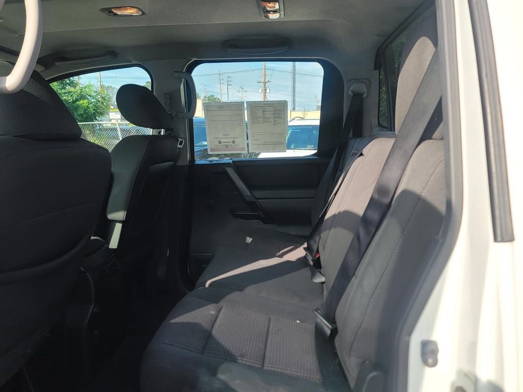 2014 Nissan Titan Base