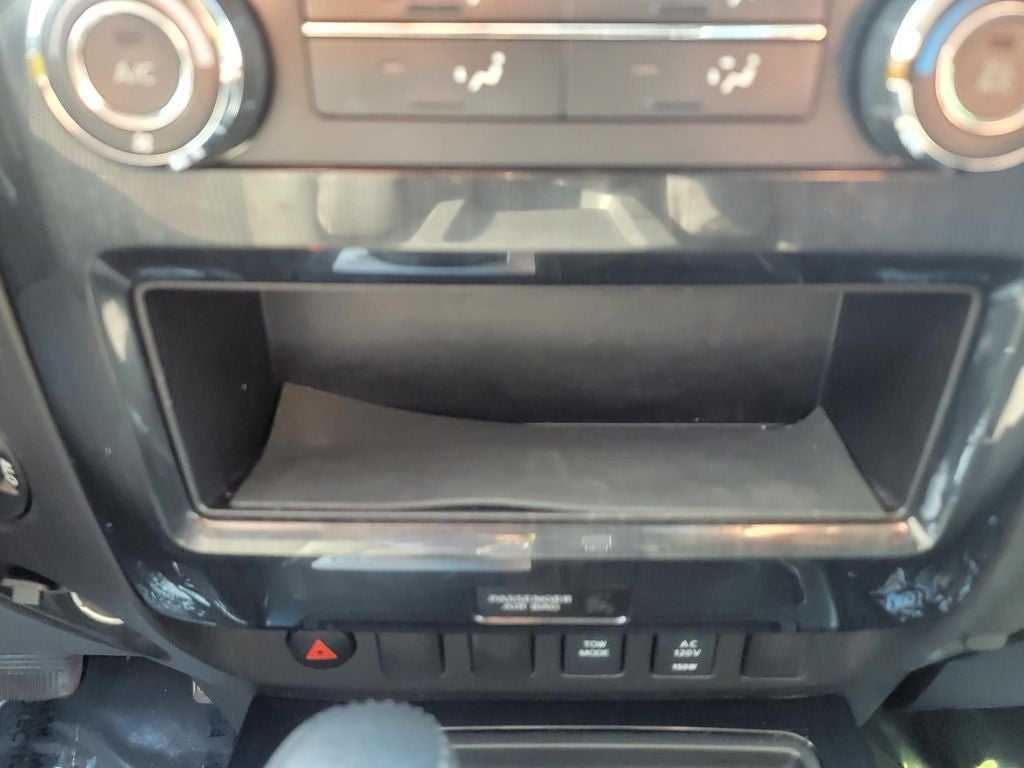2014 Nissan Titan Base