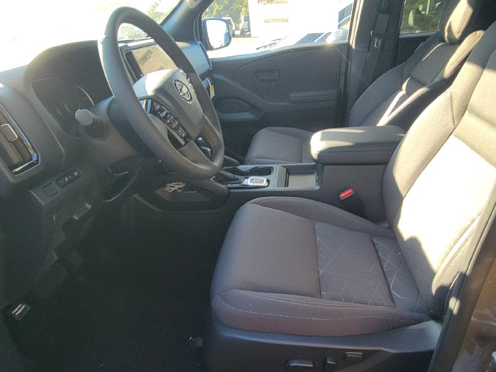 2027 Nissan Frontier SV