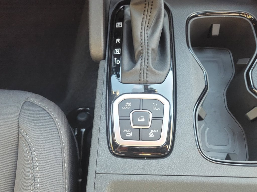 2027 Nissan Frontier SV