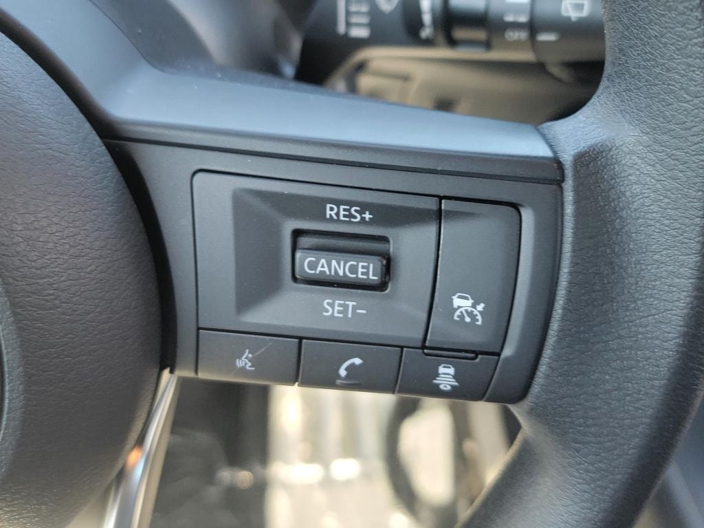2025 Nissan Kicks S