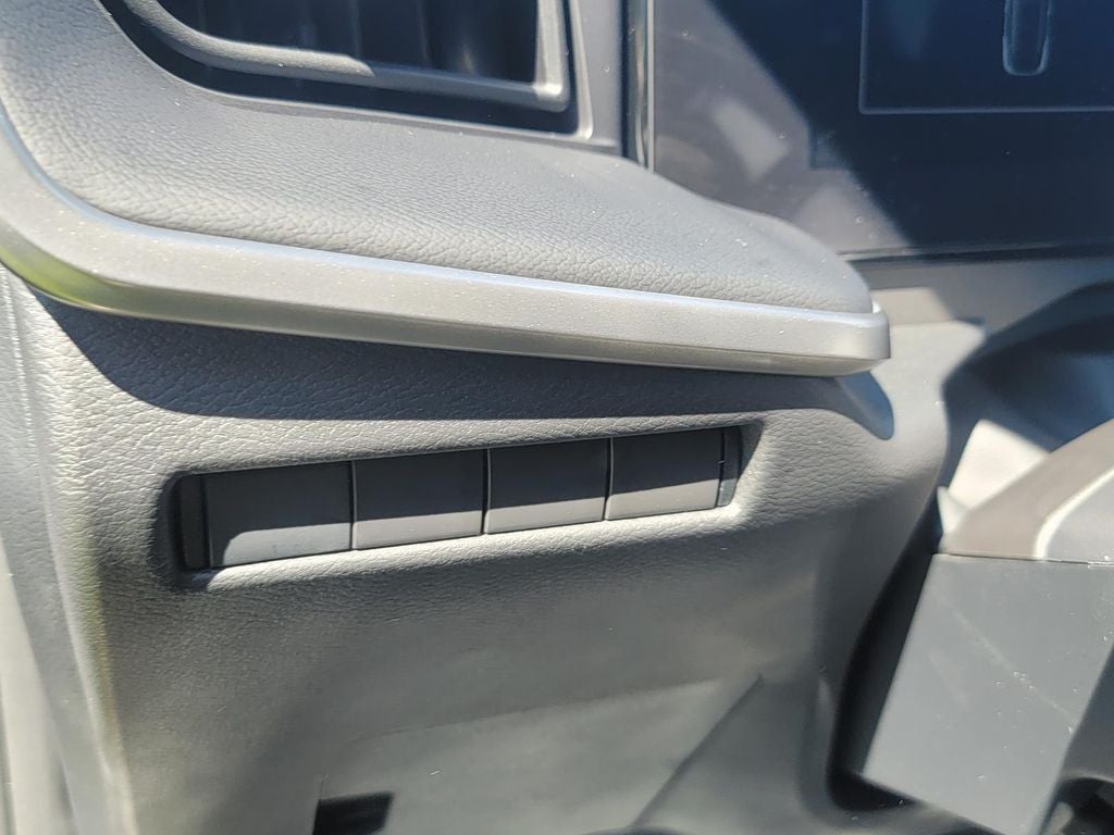 2025 Nissan Kicks S AWD - Photo 31
