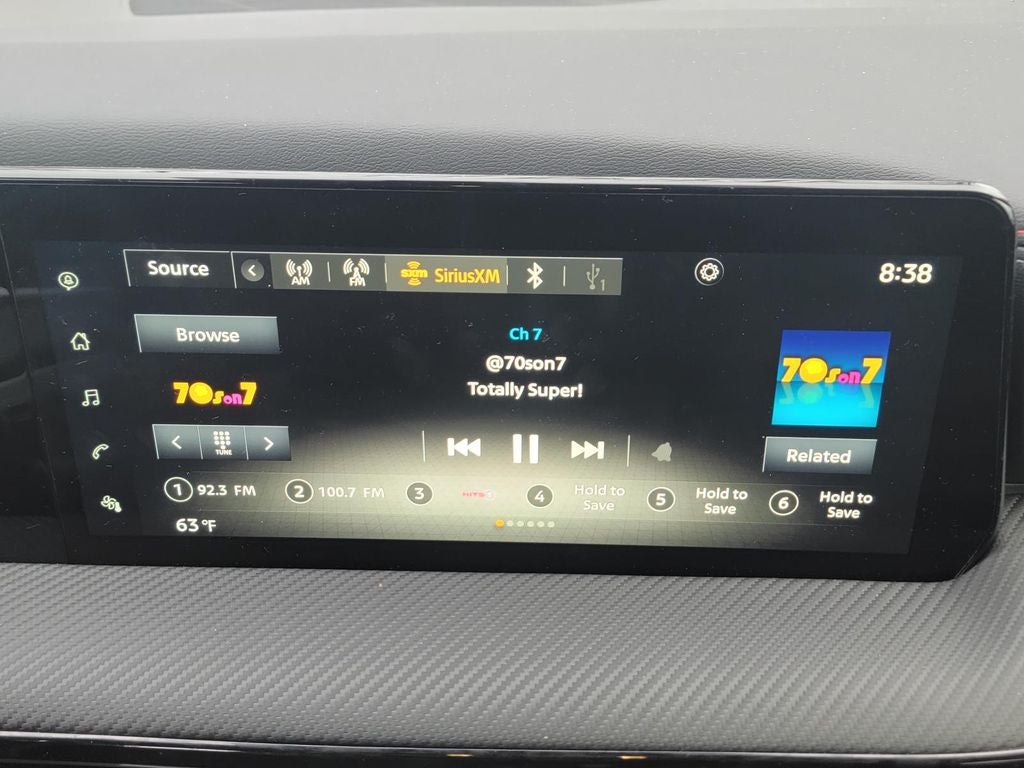 2025 Nissan Kicks SR