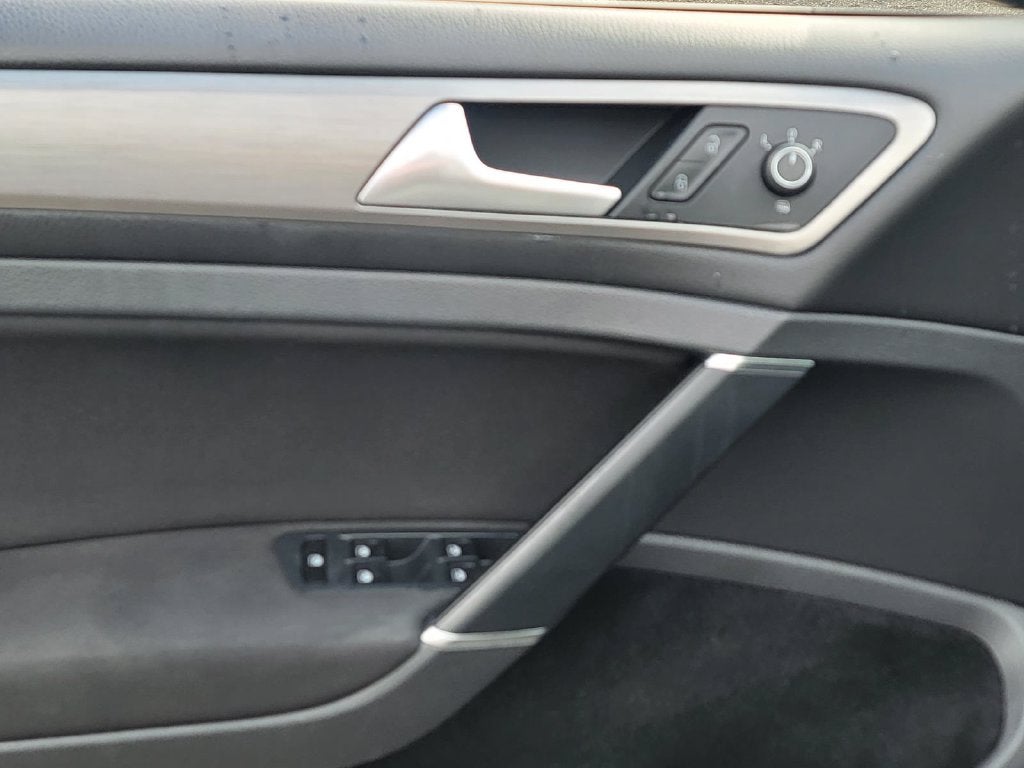 2016 Volkswagen Golf SportWagen S