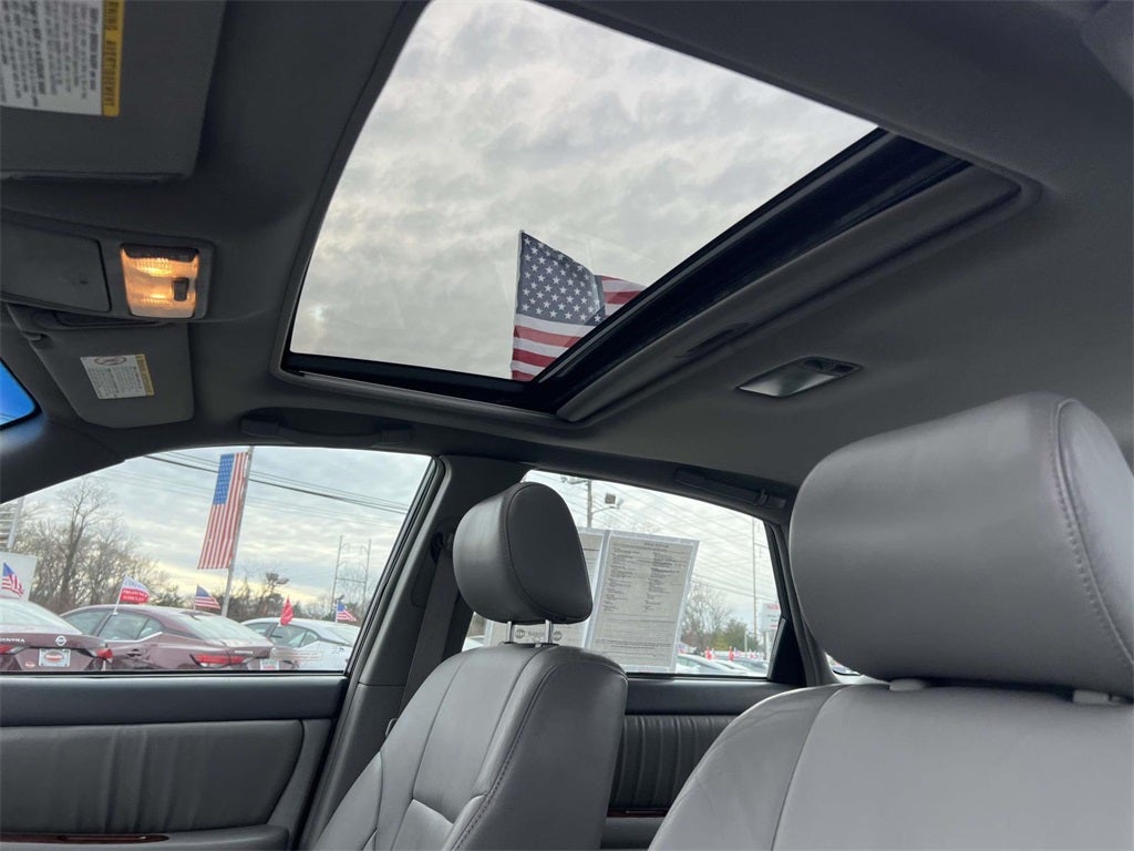 2004 Toyota Avalon Base