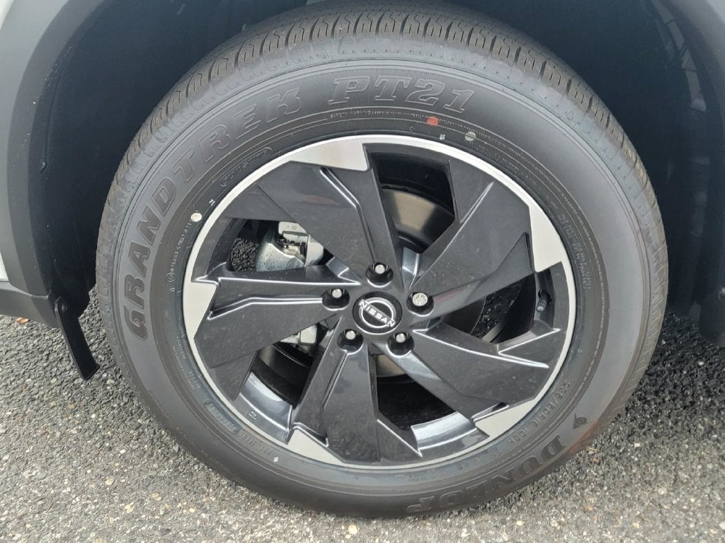 2026 Nissan Rogue SV - Photo 9
