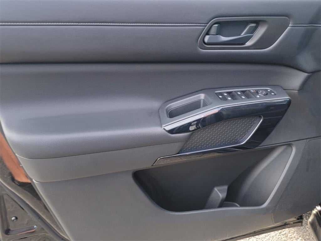 2020 Nissan Pathfinder S