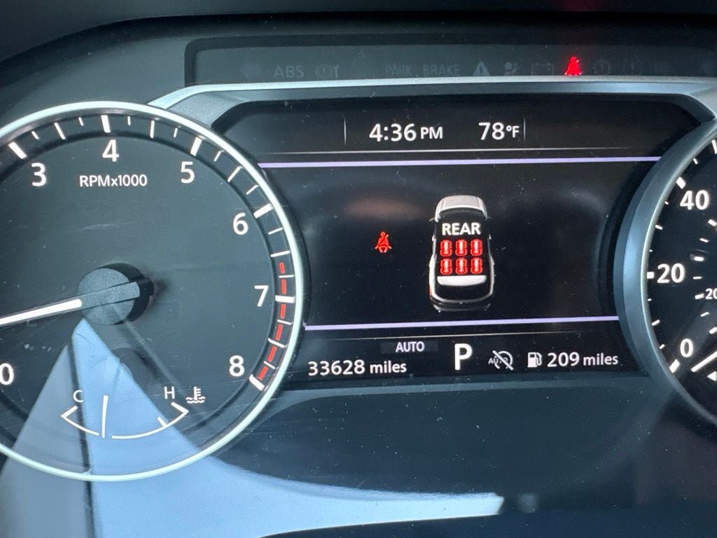 2025 Nissan Pathfinder SV