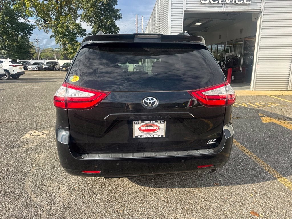 2018 Toyota Sienna XLE Premium 7 Passenger