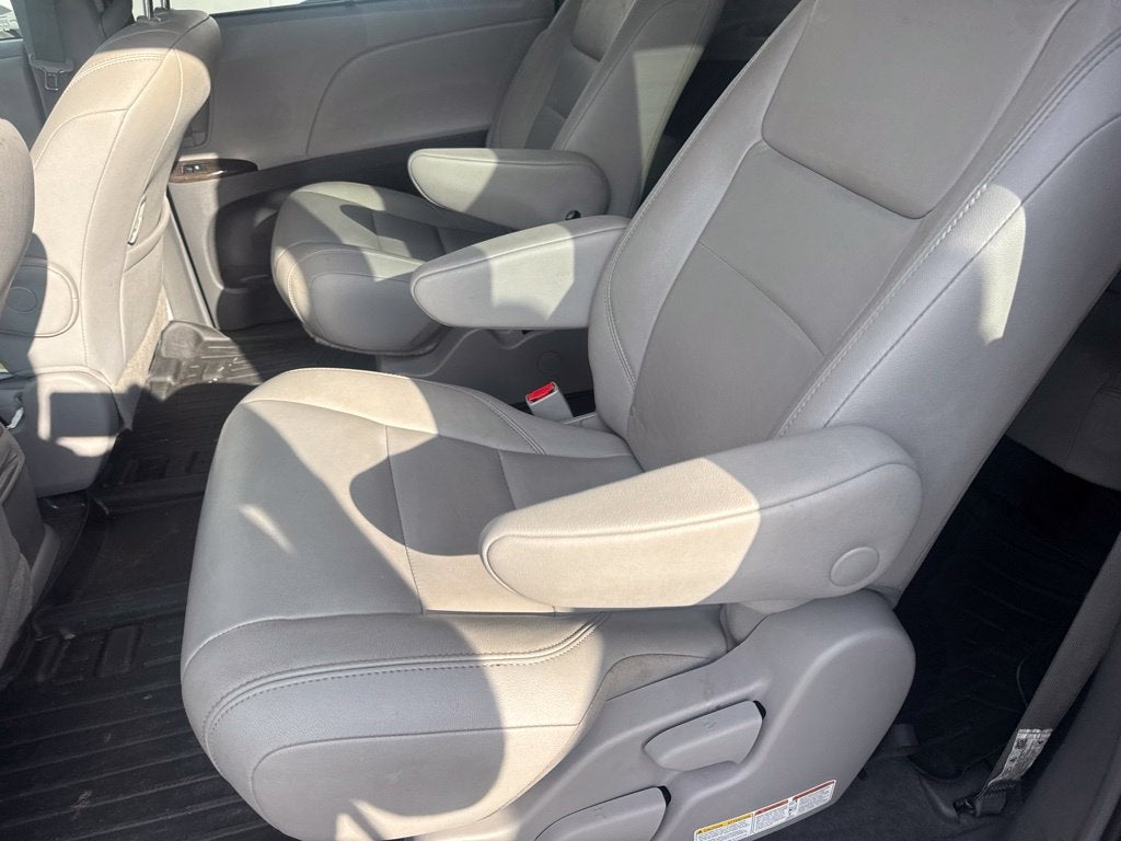 2018 Toyota Sienna XLE Premium 7 Passenger