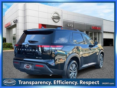 2024 Nissan Pathfinder SV