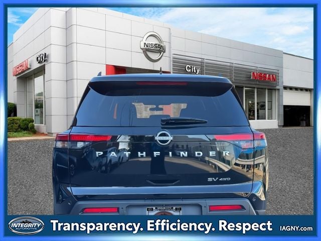 2024 Nissan Pathfinder SV