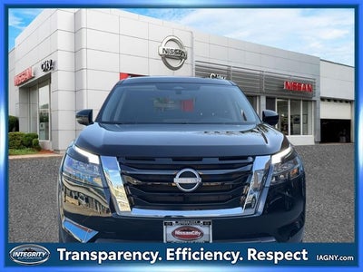 2024 Nissan Pathfinder SV