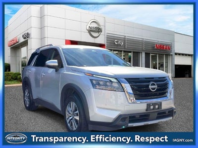 2025 Nissan Pathfinder SL