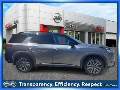 2023 Nissan Pathfinder SL
