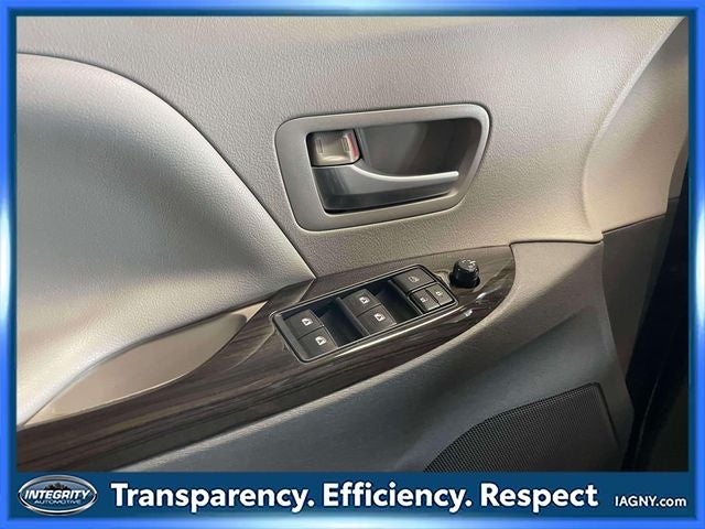 2015 Toyota Sienna XLE 7 Passenger