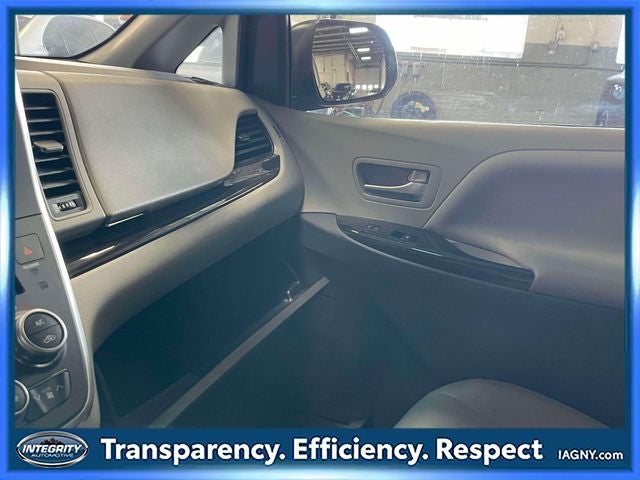 2015 Toyota Sienna XLE 7 Passenger