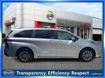 2024 Toyota Sienna XLE 8 Passenger