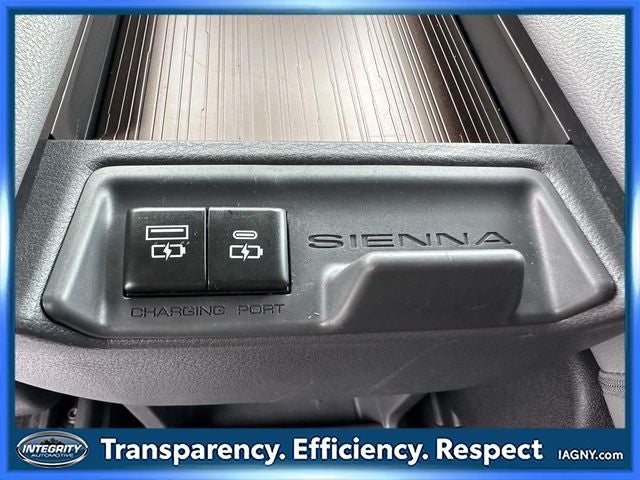 2024 Toyota Sienna XLE 8 Passenger