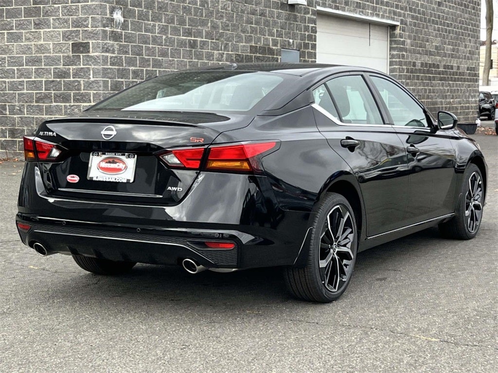 2025 Nissan Altima SR