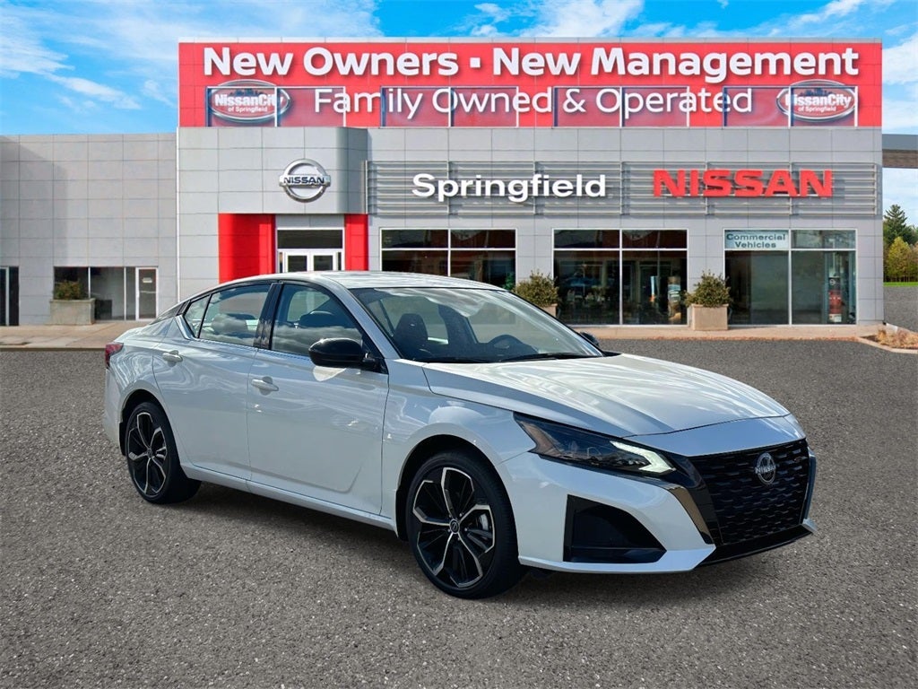 2025 Nissan Altima SR