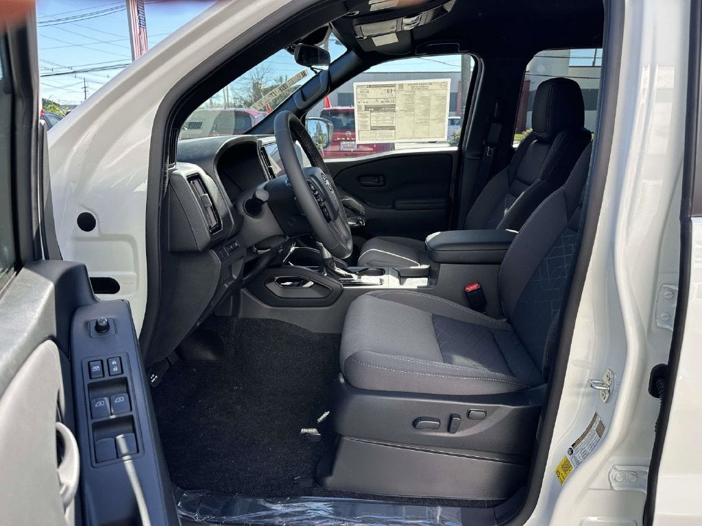 2027 Nissan Frontier Crew Cab SV