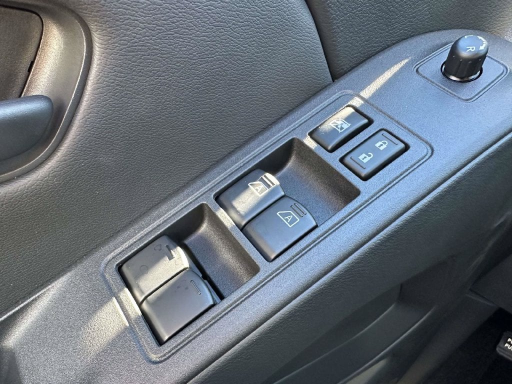 2027 Nissan Frontier Crew Cab SV