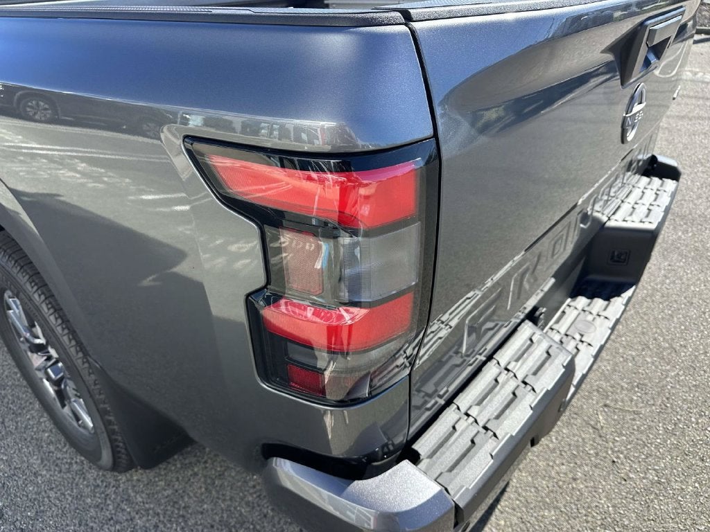 2027 Nissan Frontier Crew Cab SV