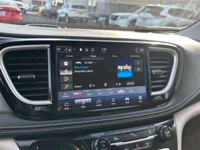 2023 Chrysler Pacifica Hybrid Touring L