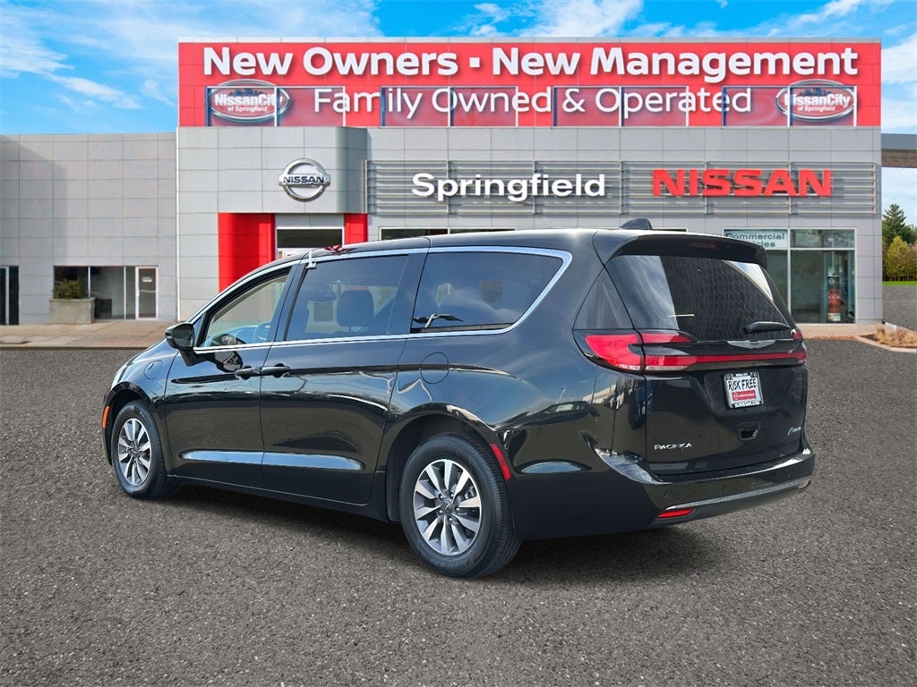 2023 Chrysler Pacifica Hybrid Touring L