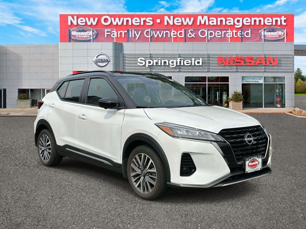 2023 Nissan Kicks SR