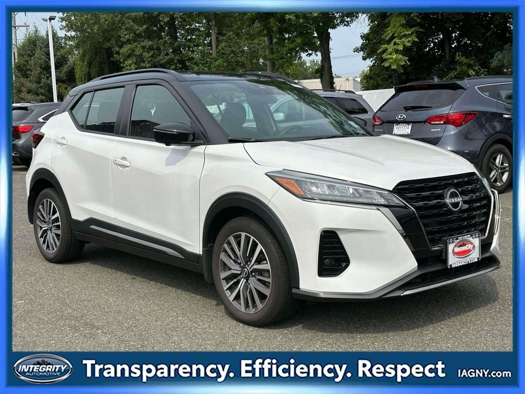 2023 Nissan Kicks SR