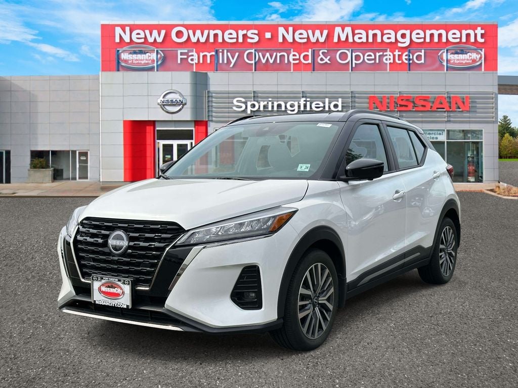 2023 Nissan Kicks SR