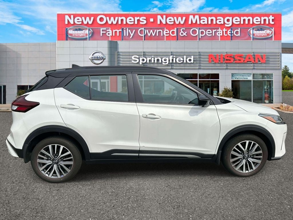 2023 Nissan Kicks SR