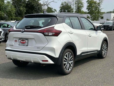 2023 Nissan Kicks SR