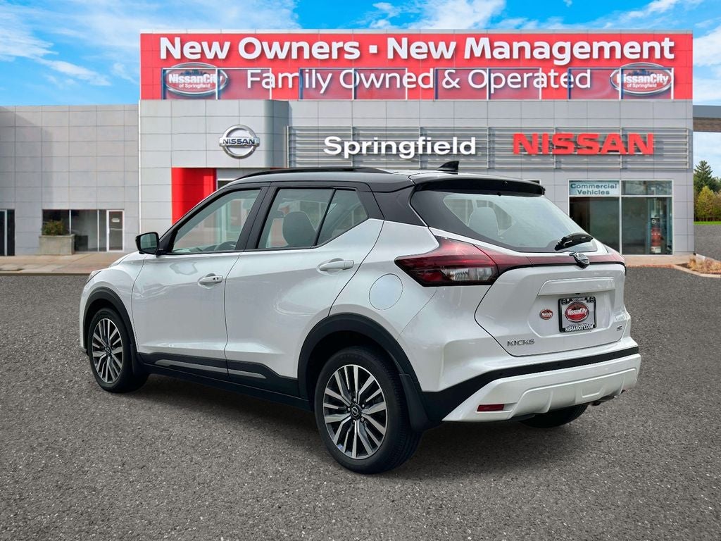 2023 Nissan Kicks SR