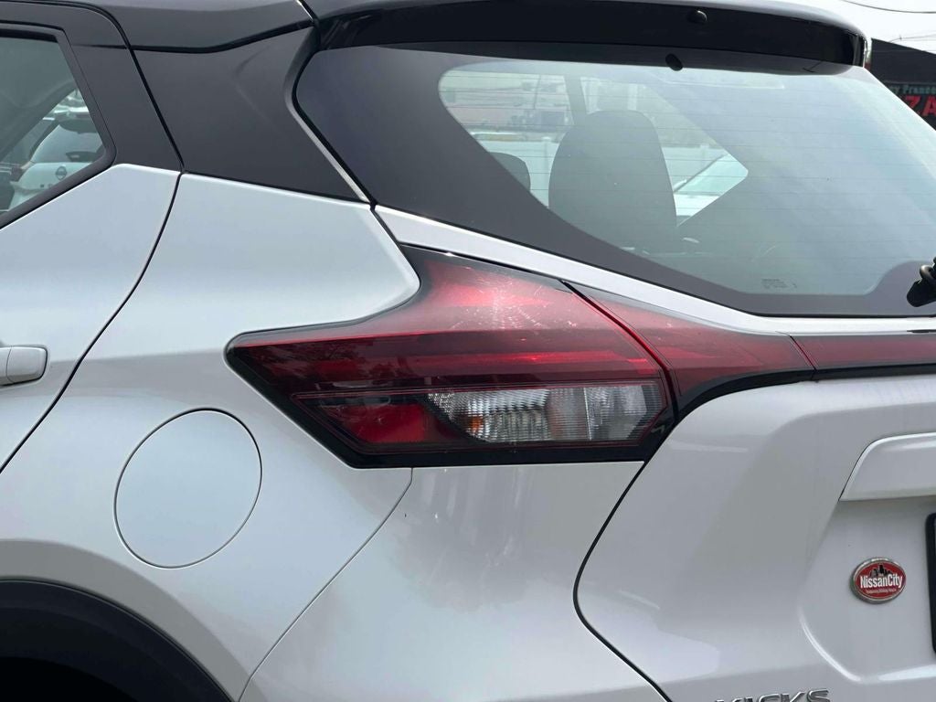 2023 Nissan Kicks SR