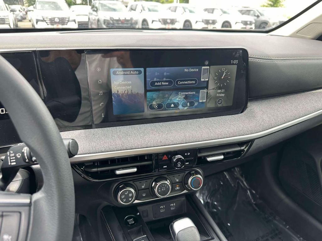 2025 Nissan Kicks SV