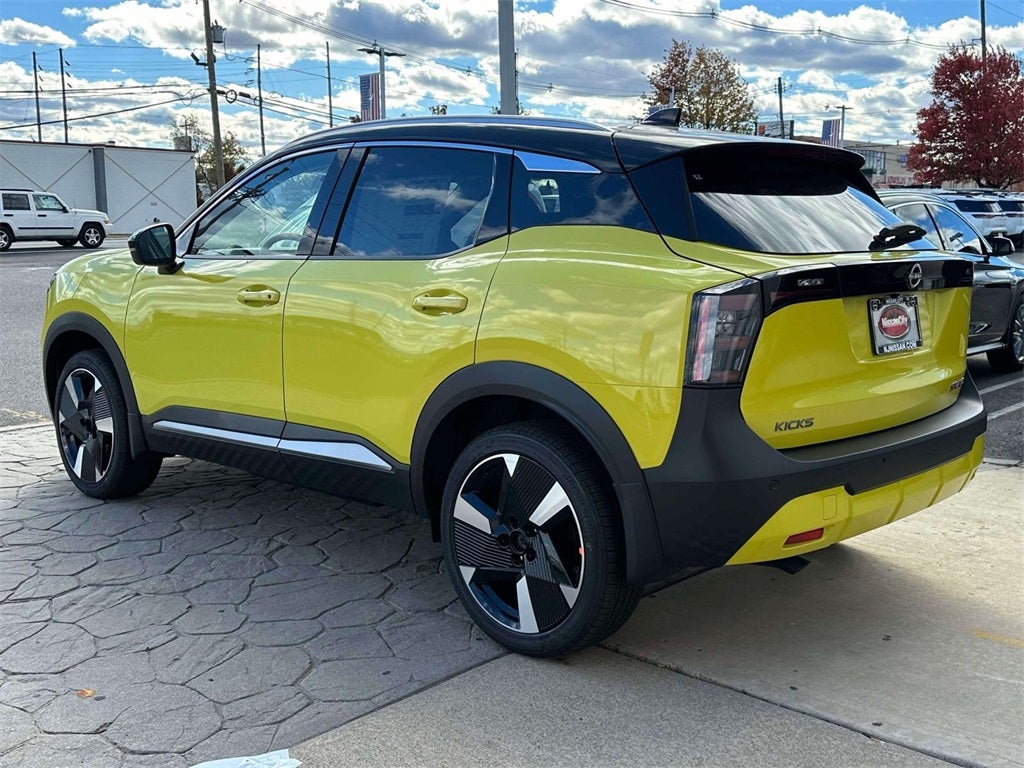 2026 Nissan Kicks SR