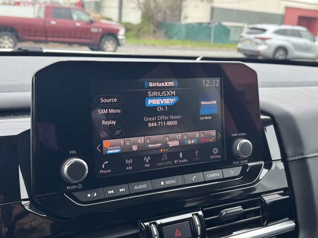 2022 Nissan Pathfinder SV