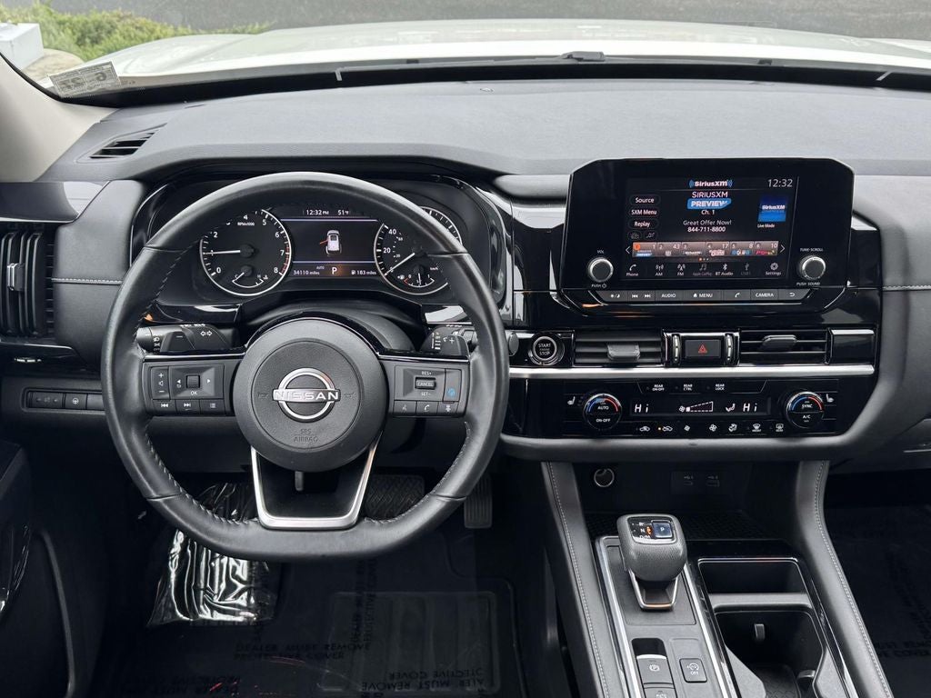 2022 Nissan Pathfinder SV