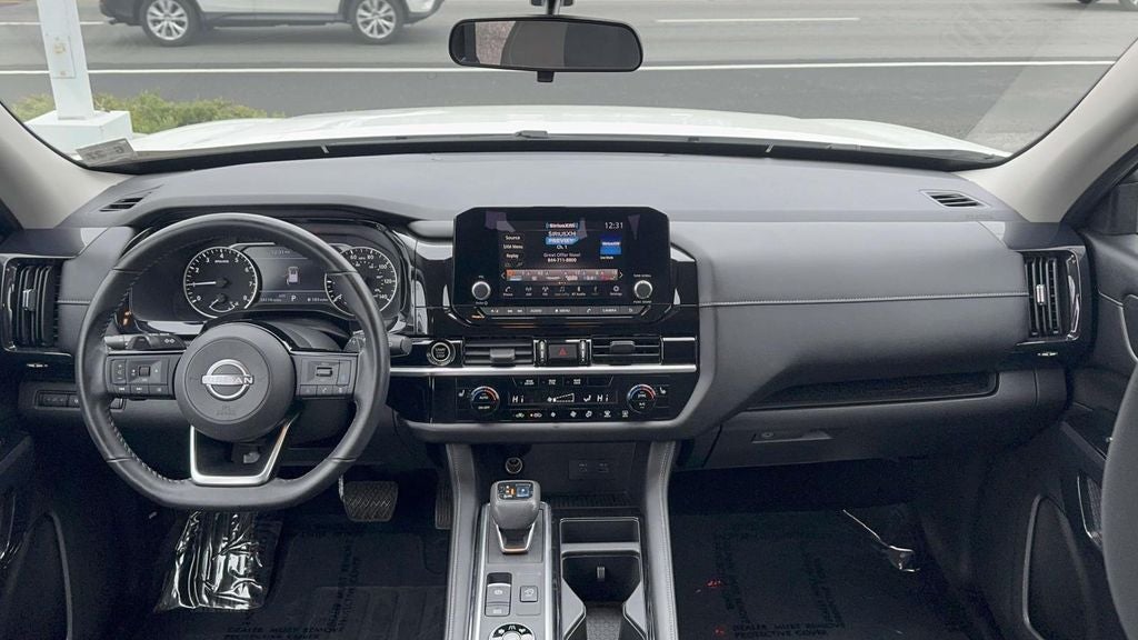 2022 Nissan Pathfinder SV