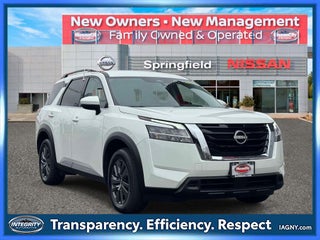 2022 Nissan Pathfinder SV