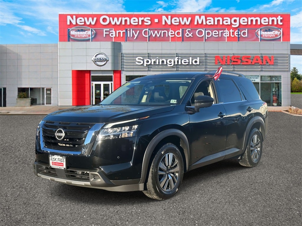 2023 Nissan Pathfinder SL