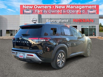 2023 Nissan Pathfinder SL