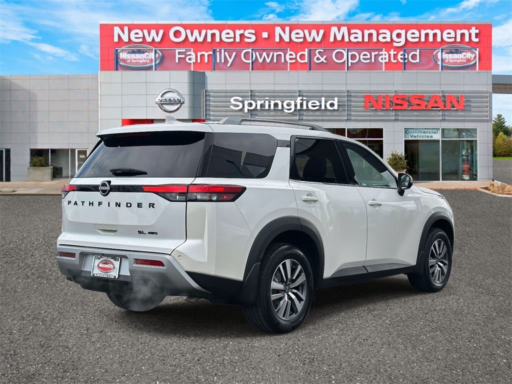 2024 Nissan Pathfinder SL