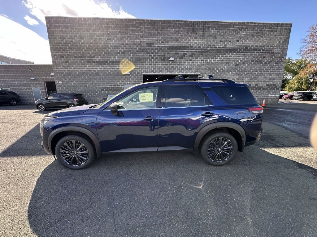 2026 Nissan Pathfinder SL